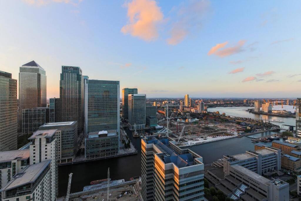 Skyview Waterside City Luxury Apartment London Eksteriør bilde