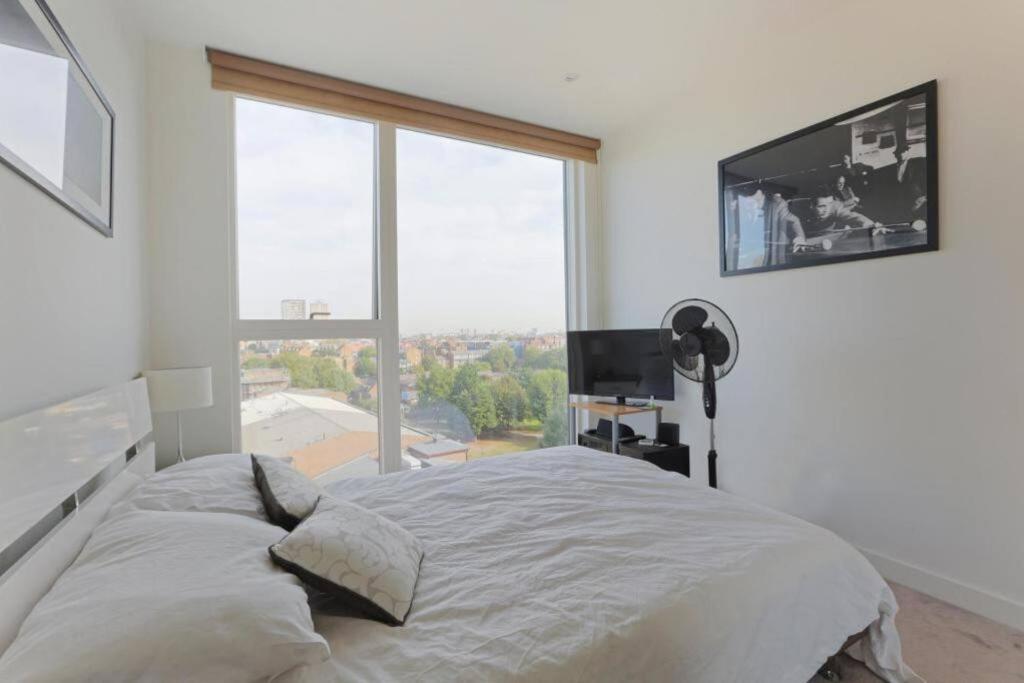 Skyview Waterside City Luxury Apartment London Eksteriør bilde