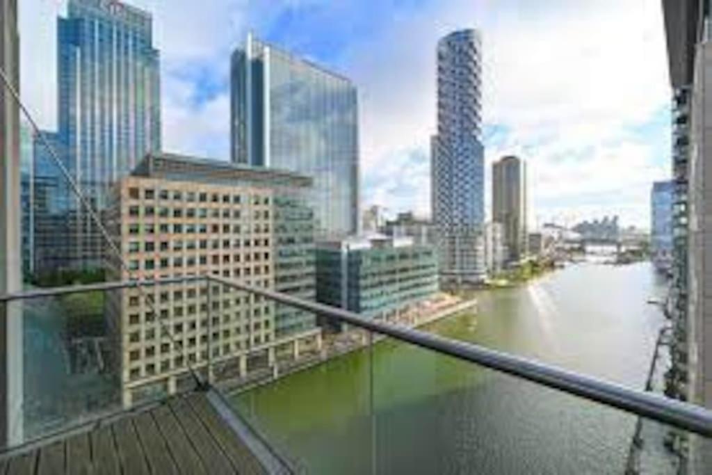 Skyview Waterside City Luxury Apartment London Eksteriør bilde