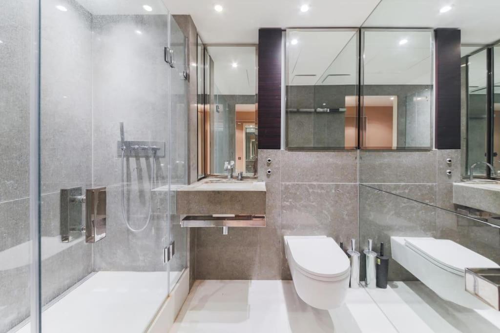 Skyview Waterside City Luxury Apartment London Eksteriør bilde